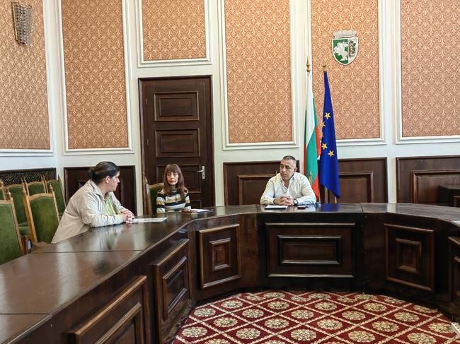 Община Сливен: Въпроси от пътната инфраструктура, социални и лични казуси - в приемния ден на кмета Стефан Радев