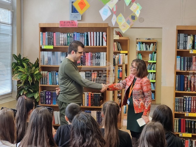 Варна - Библиотека - гостуване на Никола Чалъков