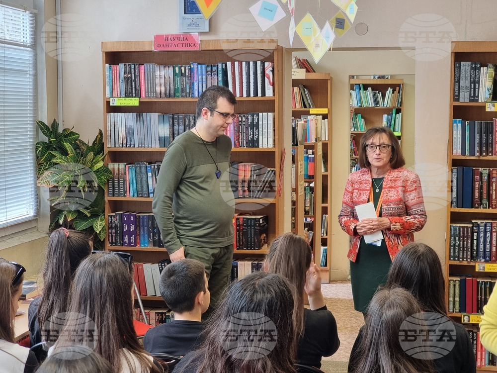 Варна - Библиотека - гостуване на Никола Чалъков
