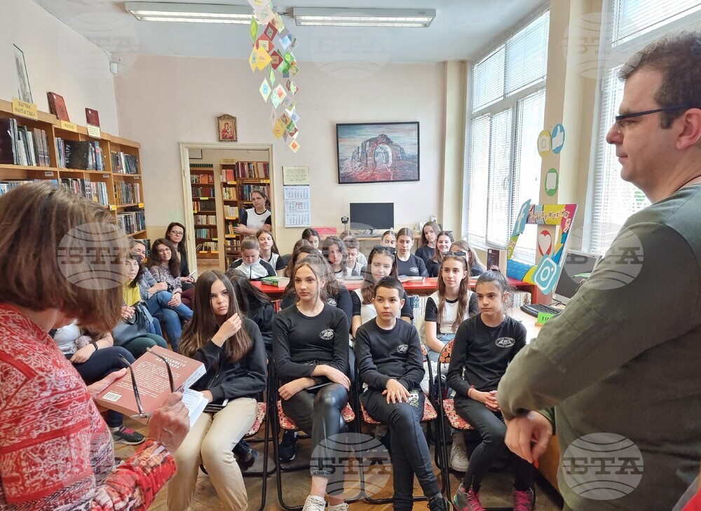 Варна - Библиотека - гостуване на Никола Чалъков