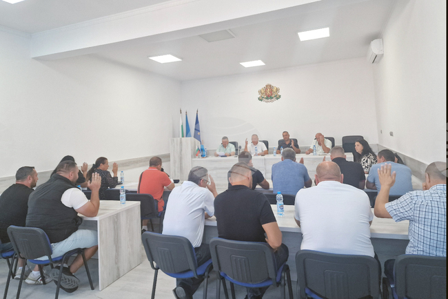 Общинските съветници в Лозница приеха решения, свързани със социалните услуги, горите и земеделските земи