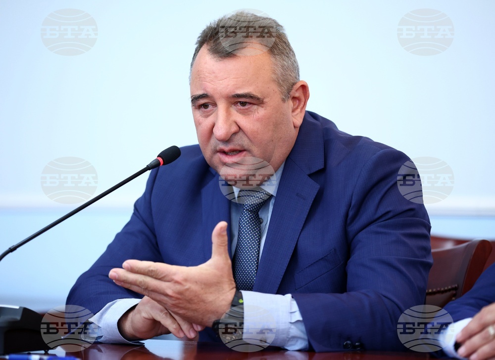 Най-важното е да бъдем хора и да помагаме, каза д-р Валентин Димитров, директор на болница "Пирогов" по повод годишнината от пожара в Кочани 