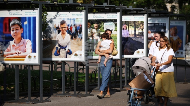 Историите на деца, родени преждевременно или нуждаещи се от неонтологична грижа, разказва фотоизложба в столицата
