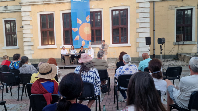 Кандидатурата на Бургас за Европейска столица на културата, книги, театър и музика бяха сред акцентите на петия ден на „Аполония“