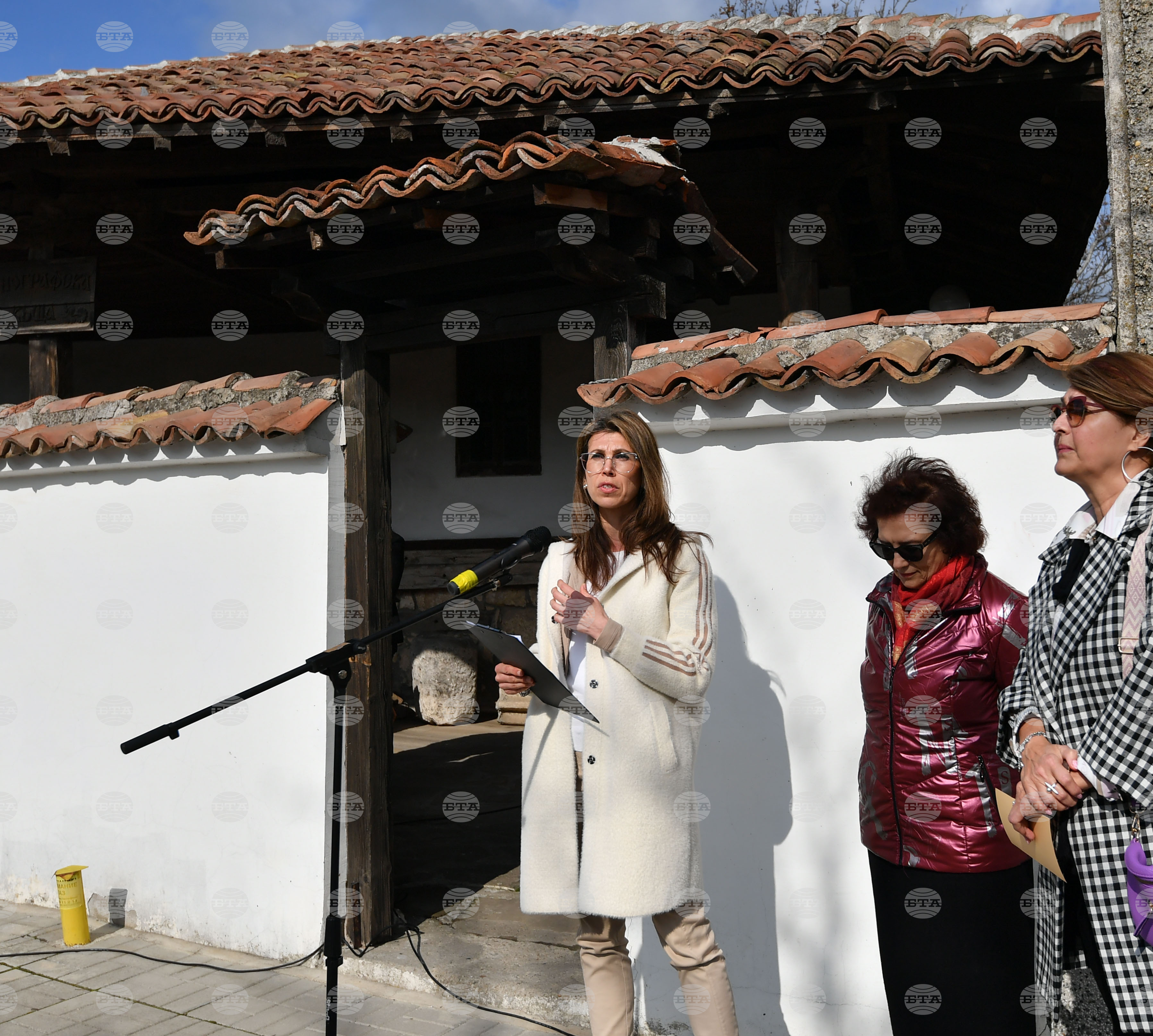 Исперих - изложба - „Пъстрият свят на мюсюлманското везбено изкуство“