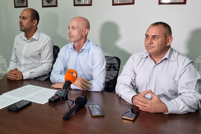 „Възраждане“ все още няма отговор на сигнала си до Главна прокуратура за незаконното строителство в Баба Алино, каза депутатът Коста Стоянов