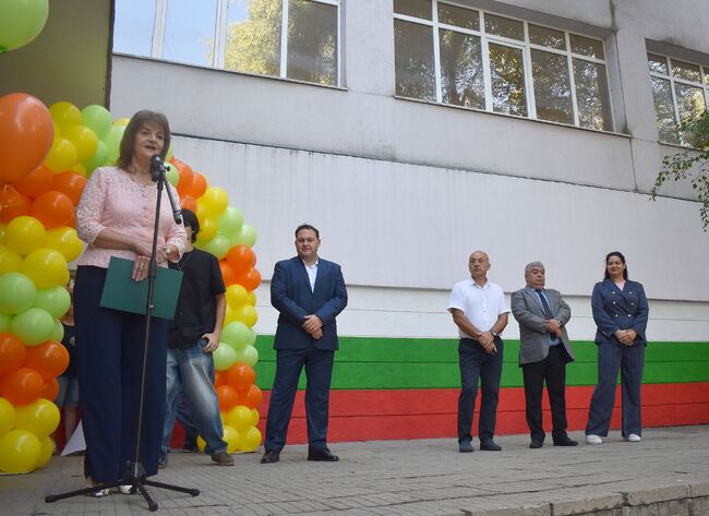 Заместник-кметът Елка Неделчева бе гост на откриването на новата учебна година в Спортно училище-Разград