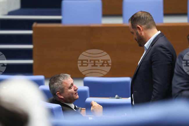 Parliament Rejects Draft Resolution to Have Council of Ministers Seek Exemption from Ban on Imports of Russian Petroleum Products