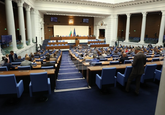Parliament Approves Amendments to Higher Education Act at Second Reading, Student Scholarships Provisions Spark Debate