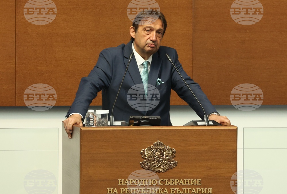 Договорите за изграждането на АМ „Хемус“ са сключени по начин, ощетяващ държавата, заяви регионалният министър Иван Шишков