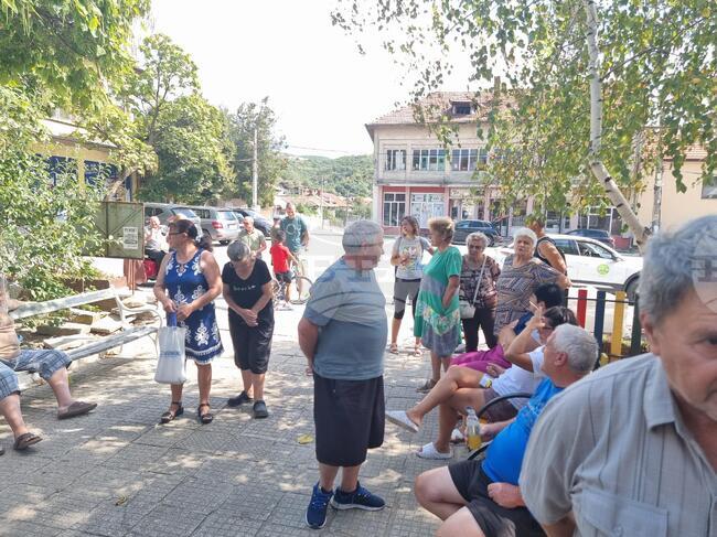 Жители на бобошевското село Слатино протестираха заради безводието 