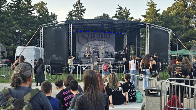 Деветото издание на фестивала September Sun започна в градския парк на Добрич