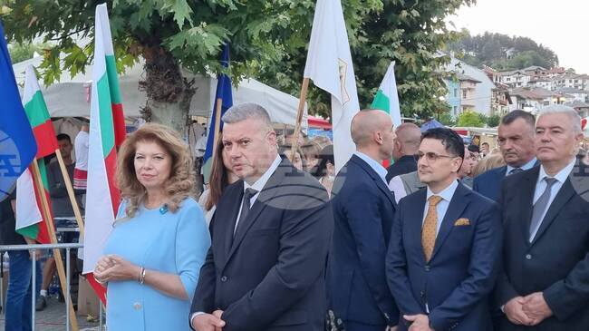 Запазването на българските традиции и идентичност е въпрос и на нашата сигурност, каза президентът Илияна Йотова в Неделино