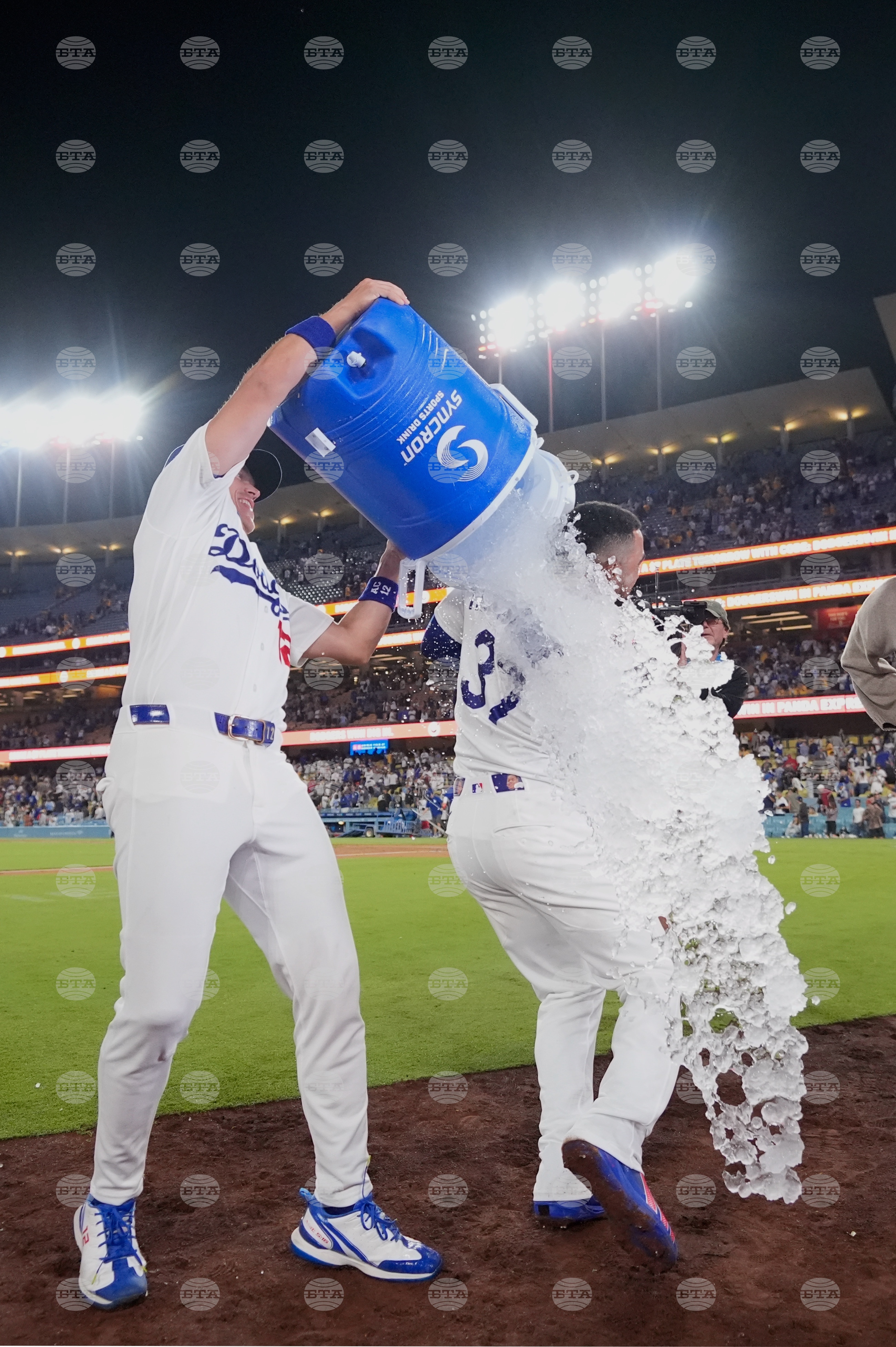 CORRECTION Cardinals Dodgers Baseball