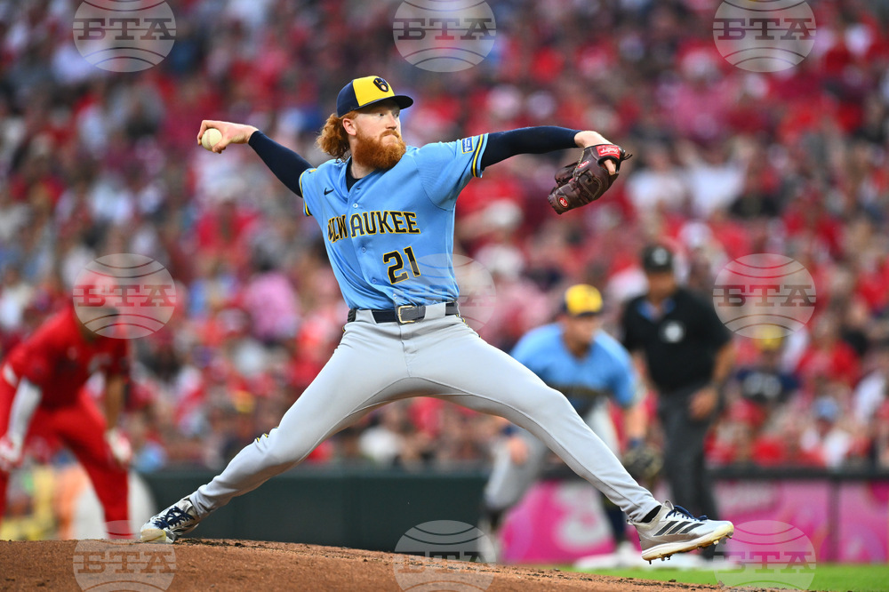 Brewers Reds Baseball