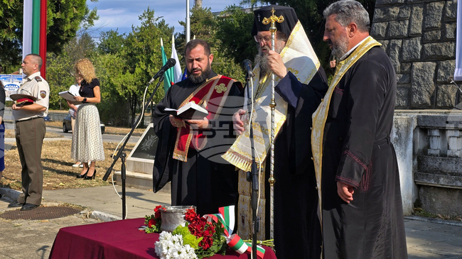 Във Враца благодарствен молебен по повод Съединението на България отслужи Врачанският митрополит Григорий