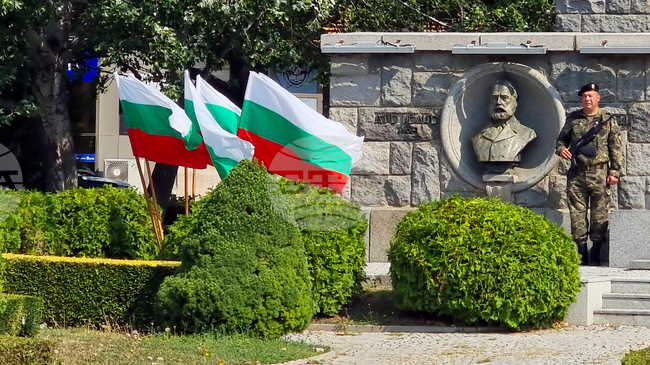 С тържествен ритуал в Сливен бяха отбелязани 141 години от Съединението
