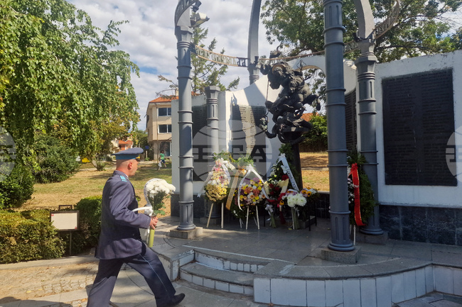 В Разград се преклониха пред делото и подвига на героите на Съединението