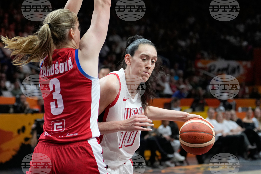 WCup United States Czechia Basketball