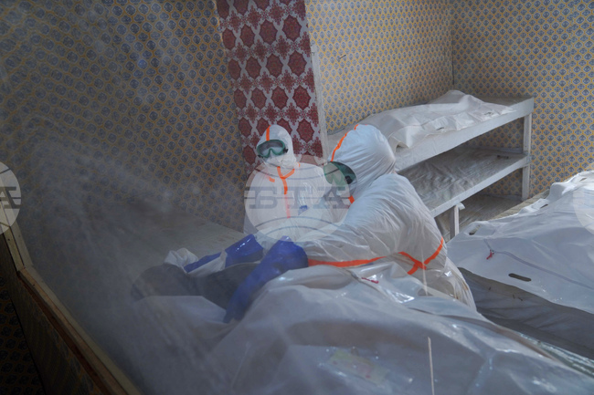 APTOPIX Congo Ebola Burial Teams