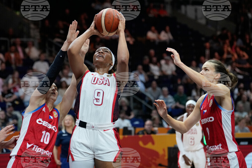 WCup United States Czechia Basketball
