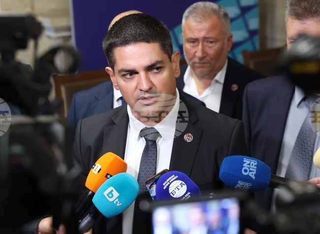 MECh Submits Papers to Register for October 25 Presidential Elections, Nominates Radostin Vasilev for President