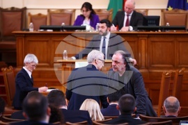 Парламент - заседание - Николай Денков - Ивайло Митковски