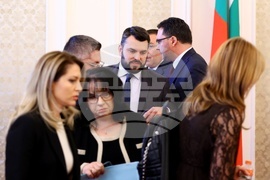 Парламент - ГЕРБ-СДС - "Възраждане" - разговори