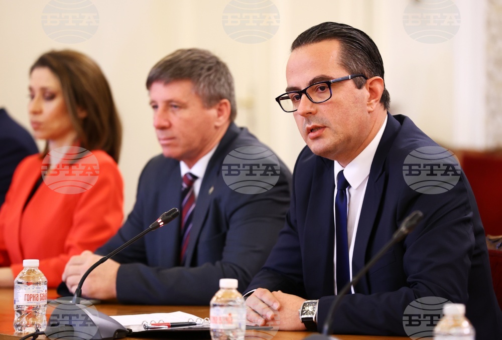 Парламент - ГЕРБ-СДС - "Възраждане" - разговори