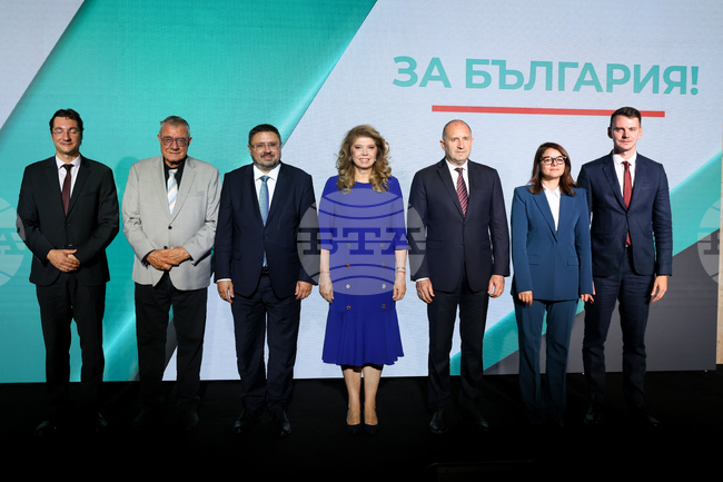 Илияна Йотова и Кирил Вълчев откриват предизборната си кампания във Велики Преслав и Шумен