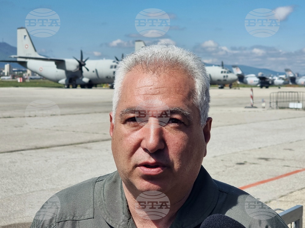 Авиобаза „Враждебна" - Военновъздушни сили - Лазарин Лазаров
