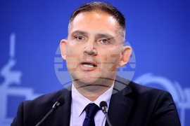 Парламент - ПП-ДБ - брифинг - Петър Петров