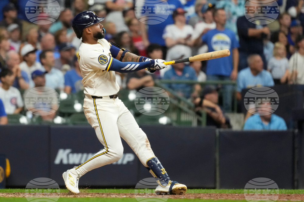 Cubs Brewers Baseball
