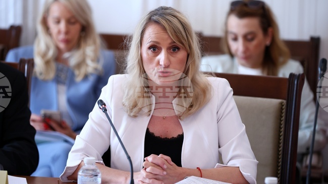 Ще бъде създаден междуведомствен механизъм за превенция и наказателна отговорност при използване на отрови в природата, каза министър Карамфилова 
