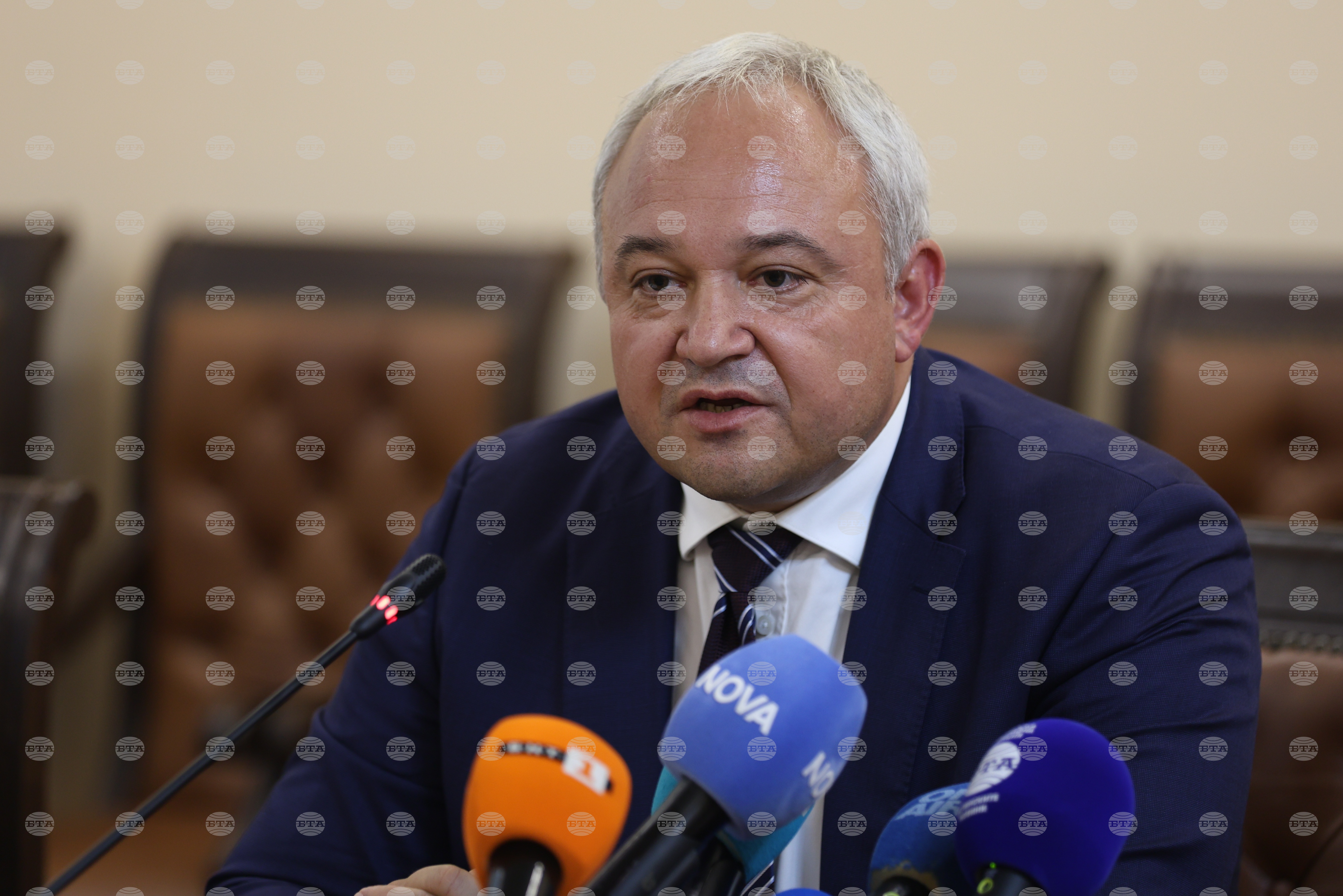 Вече 35 години се правят опити демократичният вот на гражданите да бъде изкривен, каза министър Иван Демерджиев