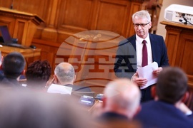 Парламент - заседание - Николай Денков