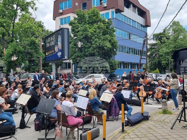 Република Северна Македония - филхармония - протест 
