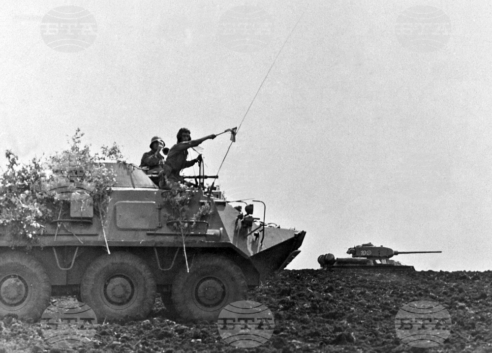Военен парад - архив - Ден на българската армия