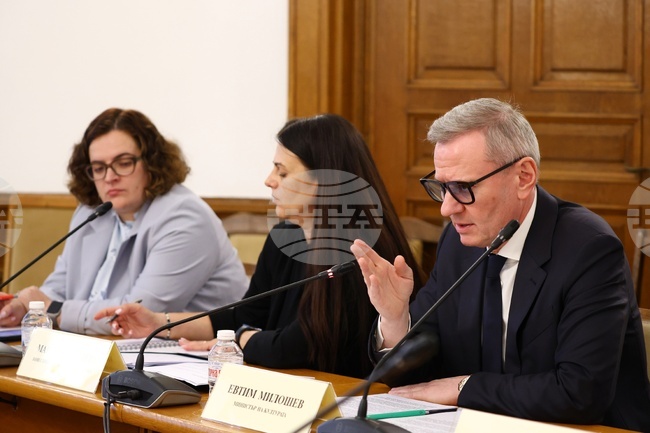Евтим Милошев каза, че сградата на „Двореца“ в София е в критично състояние, Министерството на културата работи по въпроса 