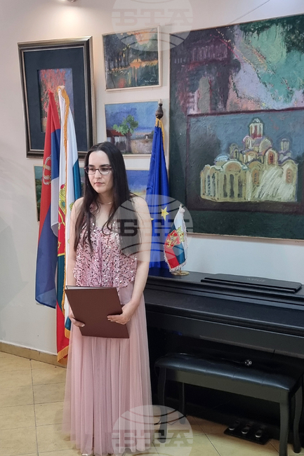 Българите в Сърбия имат нужда от съвременен български език, сподели пред БТА председателят на "Културна алтернатива Цариброд" Ива Симеонов