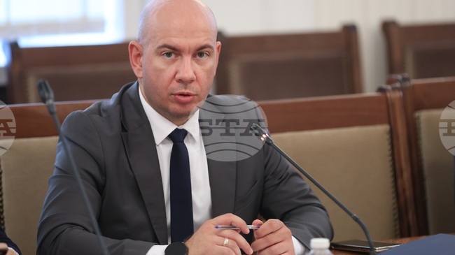 Председателят на Комисията по политиките за българите извън страната Ангел Георгиев не е бил допуснат в РСМ за делото срещу Ива Михайлова