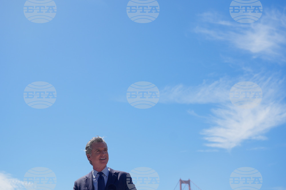 APTOPIX California Social Media Bills