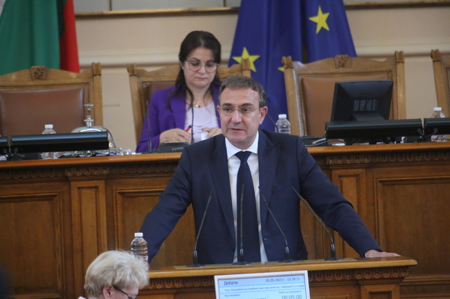 БСП към Пеканов: Изхарчил ли е служебният кабинет парите от Плана за възстановяване за други разходи