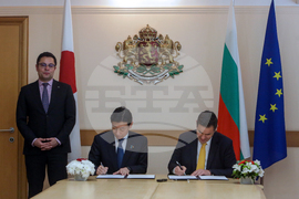 Никола Стоянов - Нишимура Ясутоши - съвместна декларация - подписване