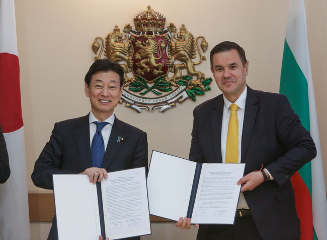 Economy Ministers of Bulgaria, Japan Sign Joint Declaration on Enhancing Cooperation in IT, Innovation