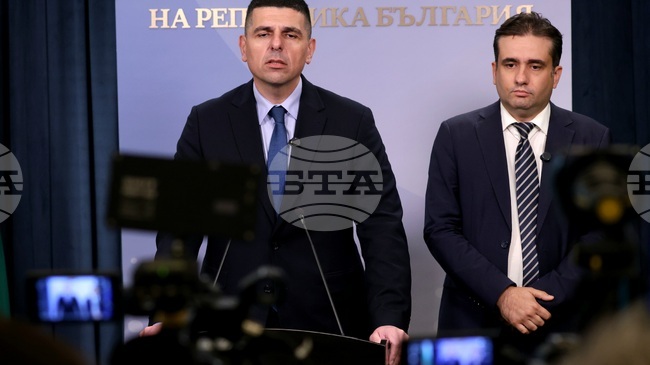 Националният съвет на "Да, България" реши да подкрепи кандидатпрезидентската двойка на Андрей Гюров и Георги Кандев, обявиха от партията