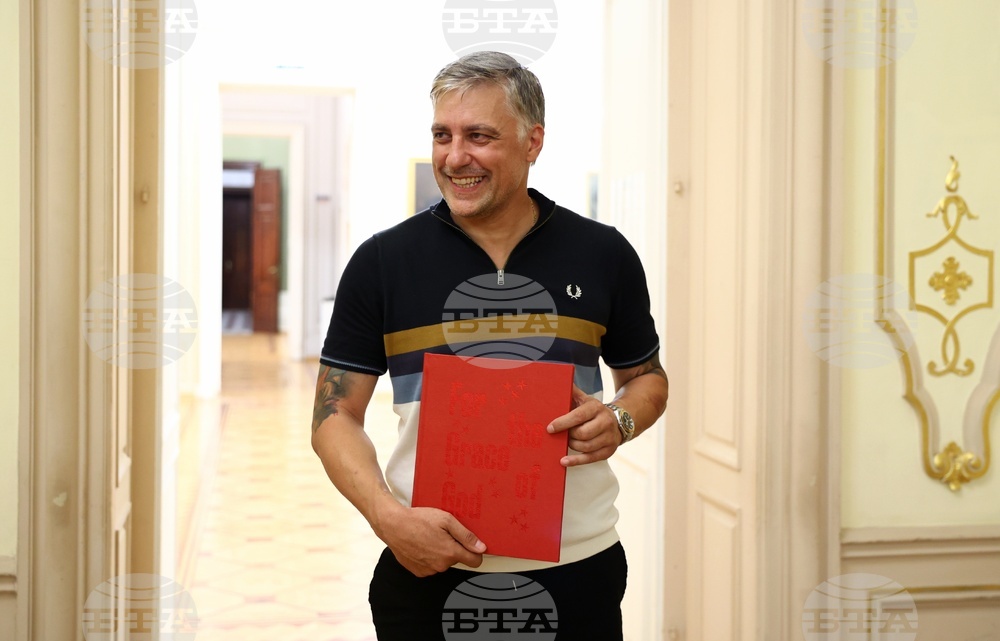 Владимир Карамазов - фотокнига - представяне