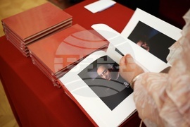 Владимир Карамазов - фотокнига - представяне