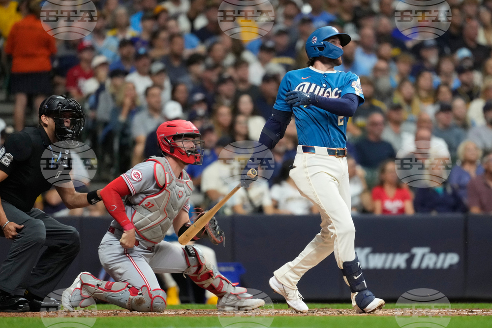 Reds Brewers Baseball