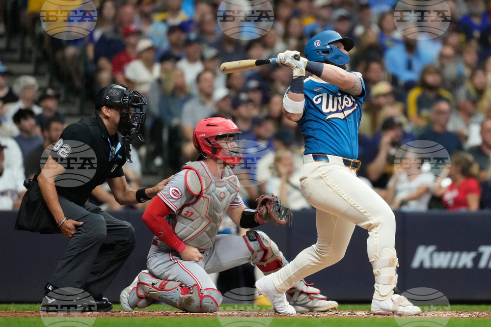 Reds Brewers Baseball